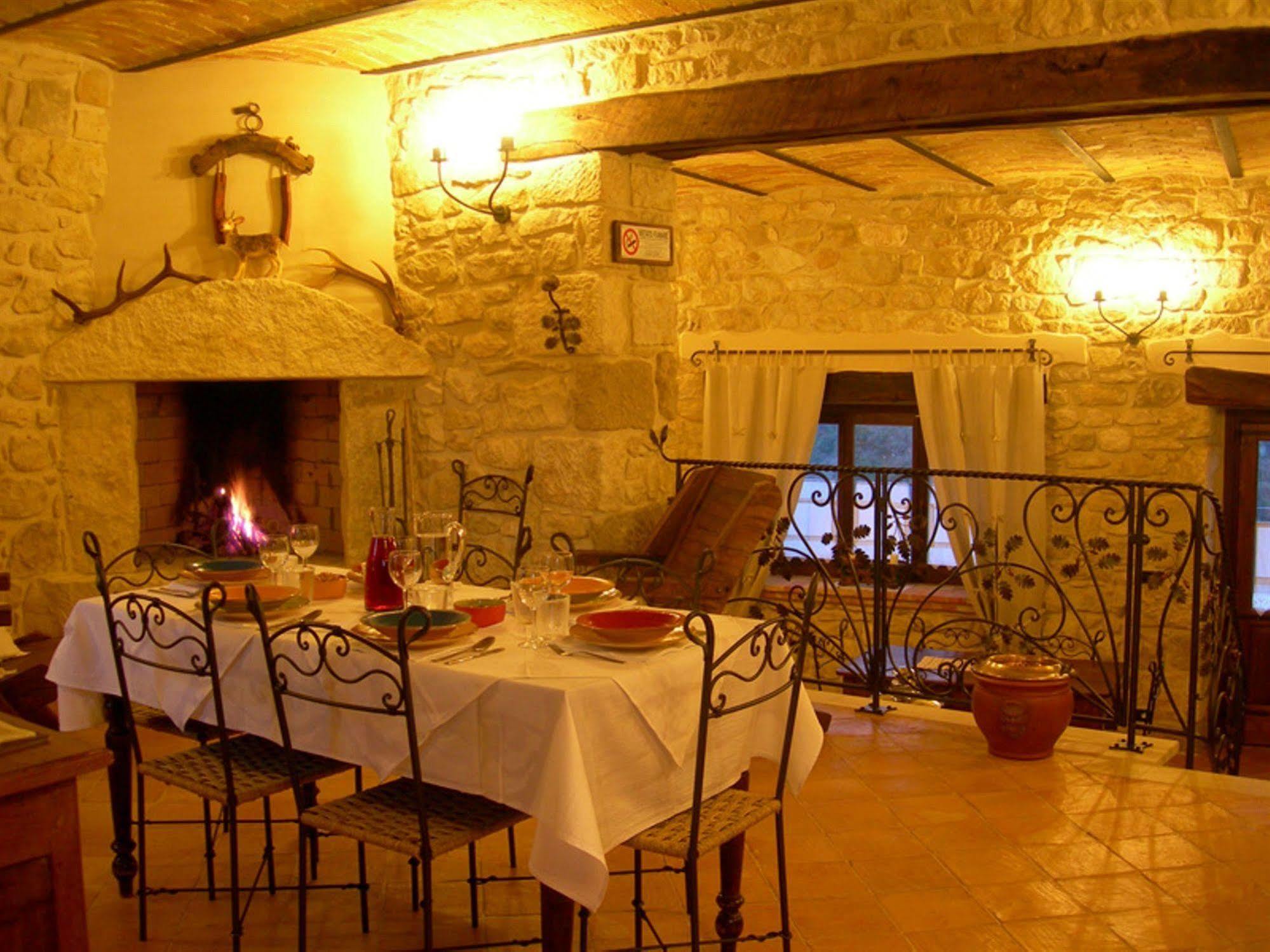 Agriturismo Borgo San Martino Abbateggio Exterior photo