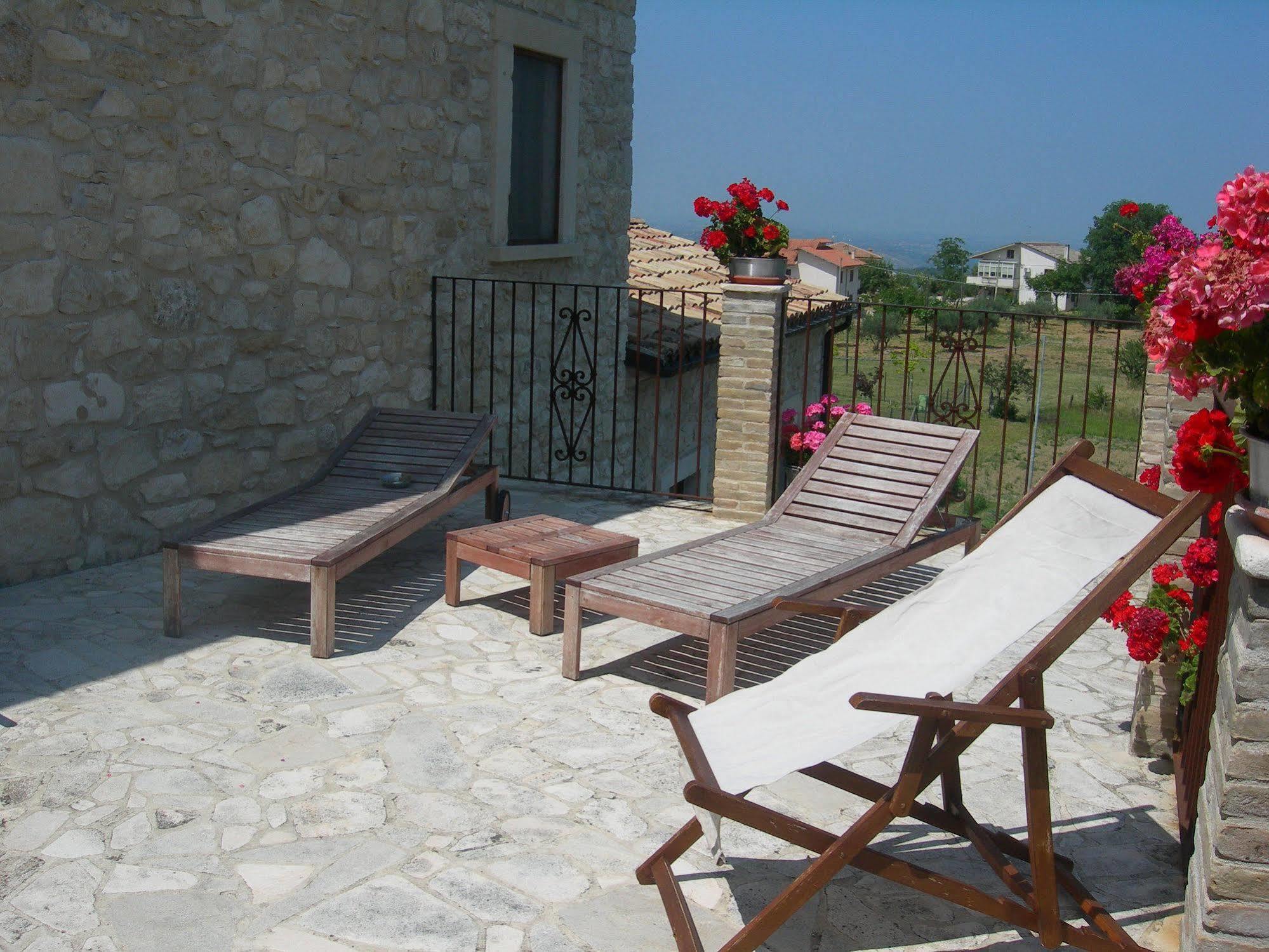 Agriturismo Borgo San Martino Abbateggio Exterior photo